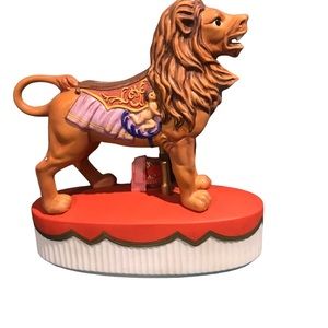 Cyrus Noble original lion empty Decanter 1978